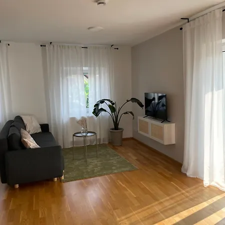 Hugo 2 Apartment *